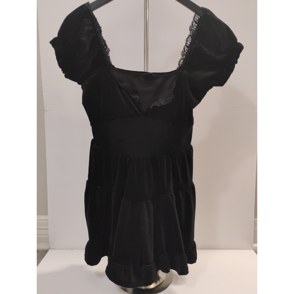 Urban‎ Outfitters Velveteen Romper Size Small Black Short Sleeve